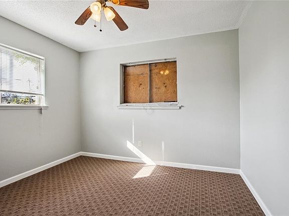 5th image of 3732 Academy Dr