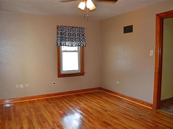 5th image of 685 Jefferson St