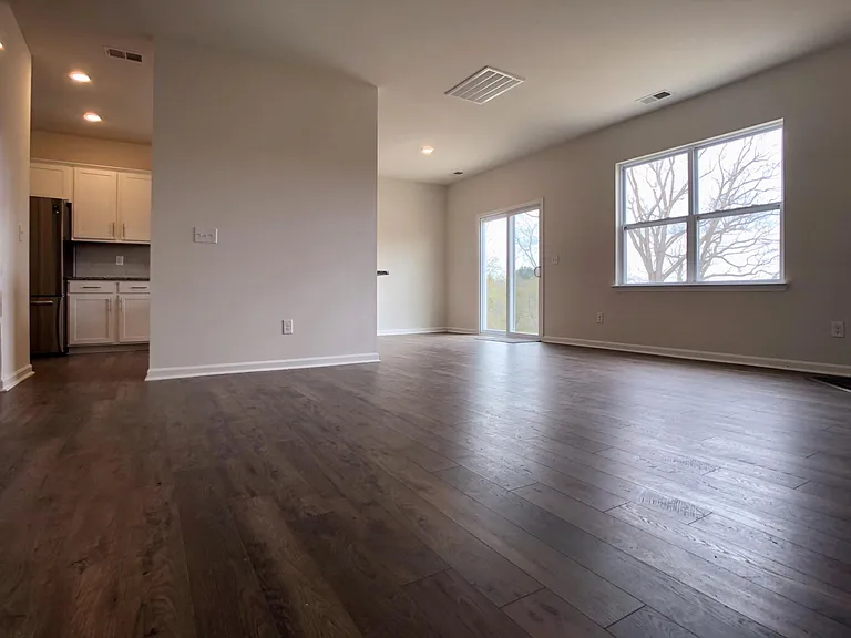 208 Marathon Ln — Photo 8