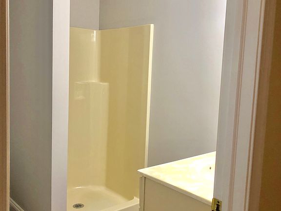 4th image of 165 Vista Dr