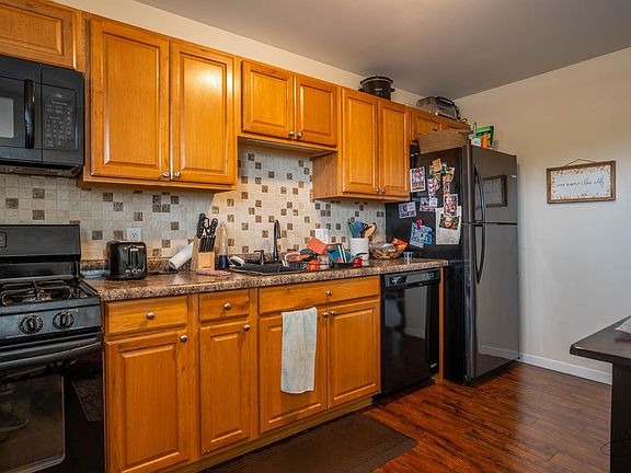3rd image of 7918 North Dr #2