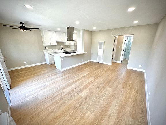 3rd image of 321 N Macneil St #5