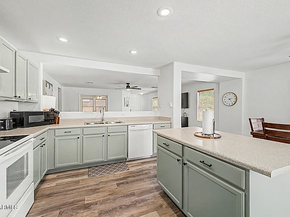 4th image of 17054 W RIMROCK Street