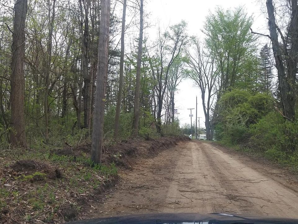 2nd image of 12854 Country Ln