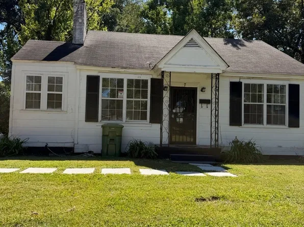 7 Courtland Dr, Montgomery, AL 36105