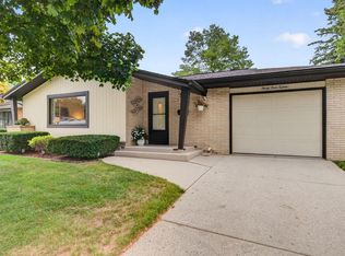 3315 Hickory CIRCLE, Sheboygan, WI 53081