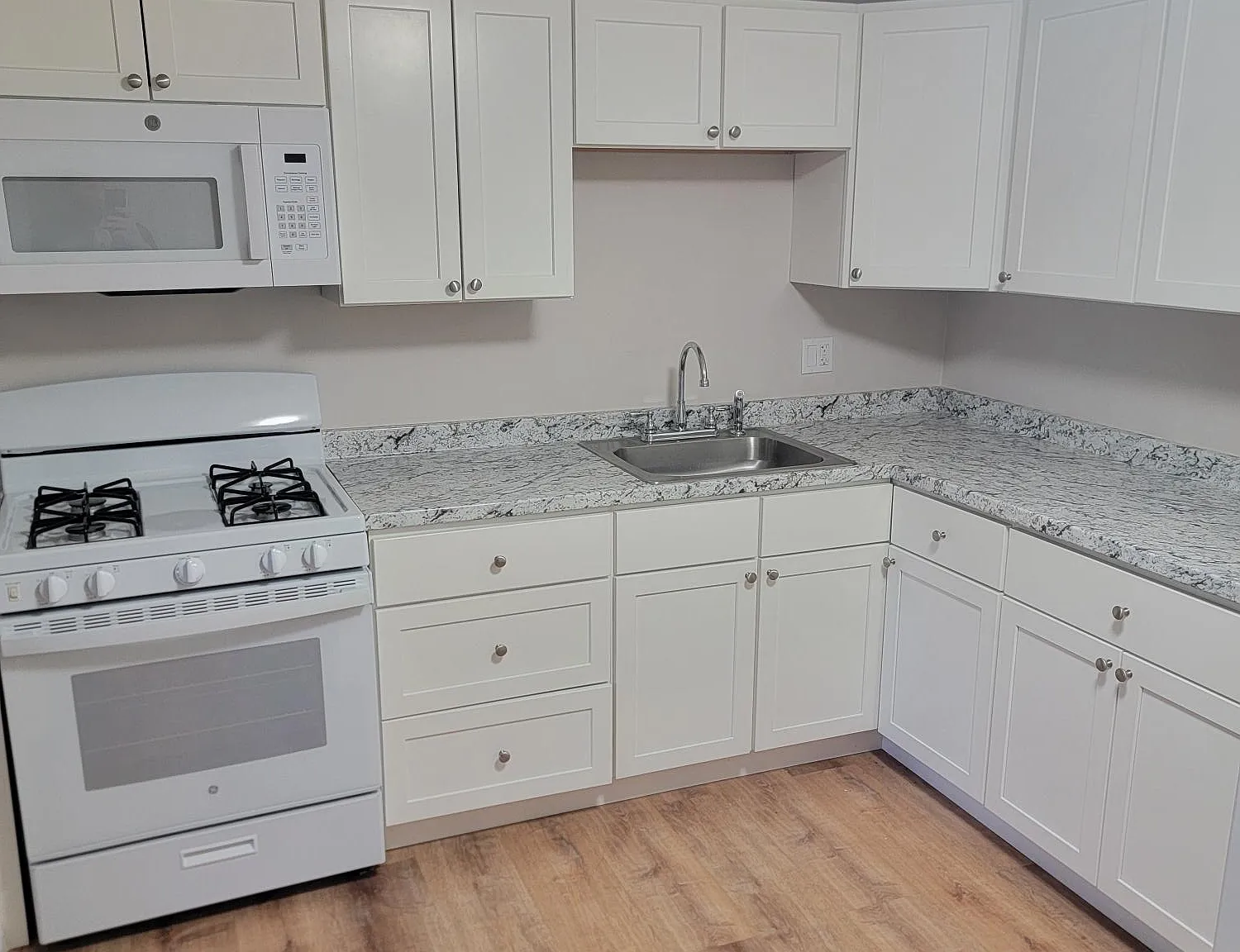 Pelham Street Apartments — Photo 2
