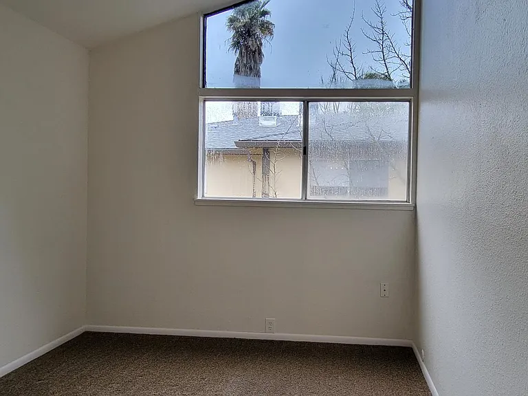 1402 Drake Dr #A — Photo 8