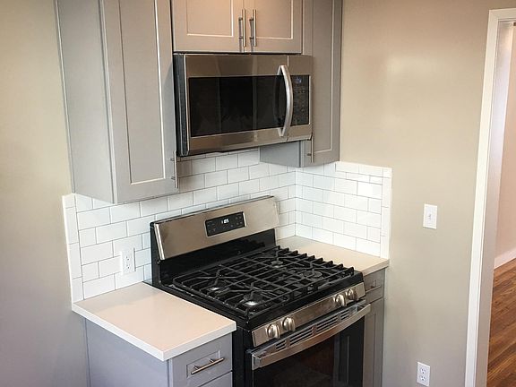 3rd image of 937 W Glenoaks Blvd #2