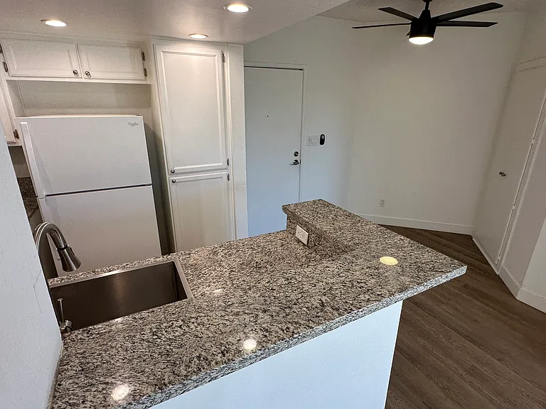 Parkview Apartments — Photo 34