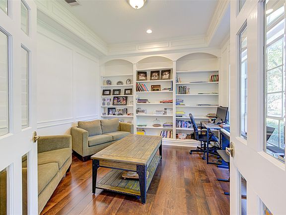 4th image of 3622 Springhill Ln