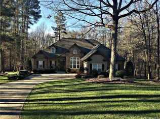 109 Cricket Hollow Dr, Mount Holly, NC 28120