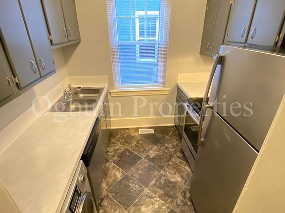 5th image of 1416 Glade St APT 2