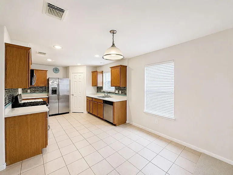 19315 Summer Island Way — Photo 6