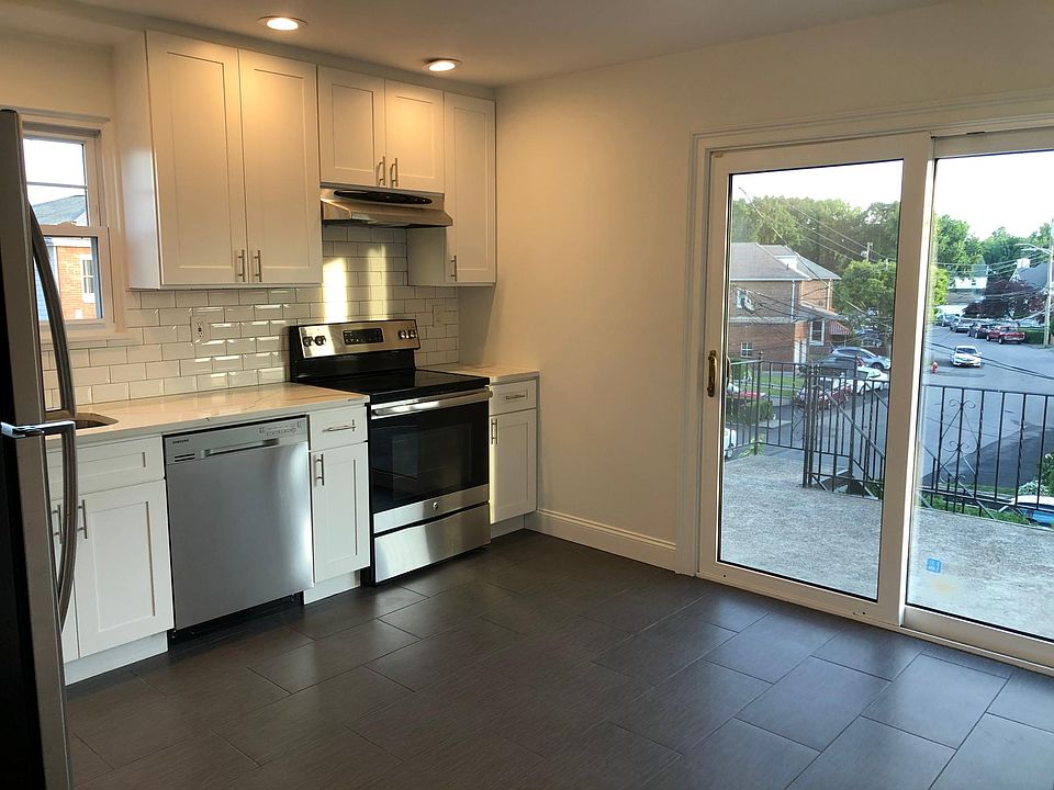 1st image of 40 Ambrose Pl Floor 2