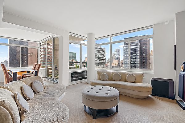 1st image of 145 E 48th St APT 35C