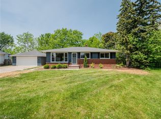 521 Westview Rd, Bedford, OH 44146