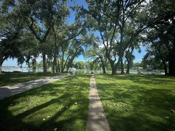 36 Mallard Beach Dr #20, Elwood, NE 68937