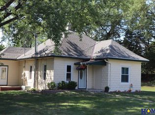 224 N Pine St, Valparaiso, NE 68065