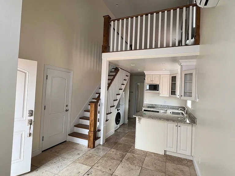 303 N 100 W — Photo 4