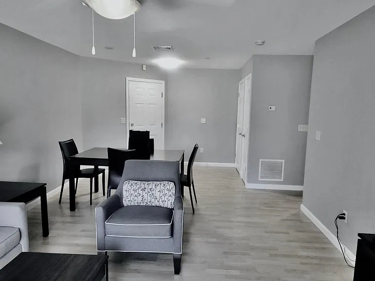 Stonington Estates Apartments — Photo 54
