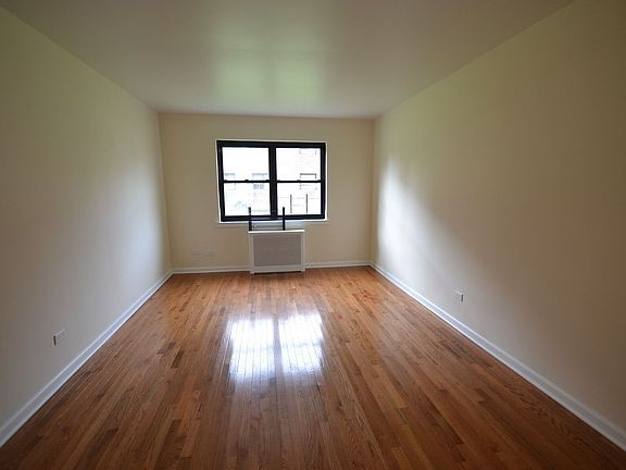 3rd image of 15019 73rd Ave #1E