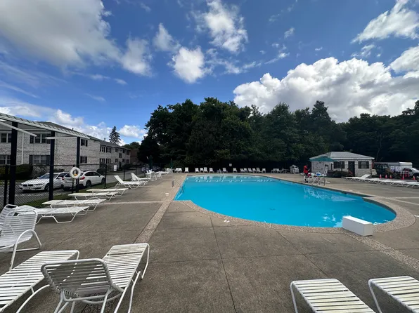 51 Lake Shore Ct, Brighton, MA