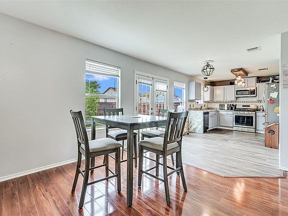 5th image of 676 Goldenrod St