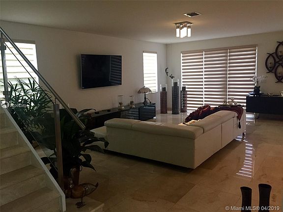 5th image of 6989 NW 104th Ct