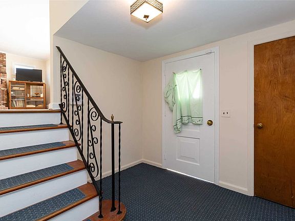 3rd image of 201 Wilson St