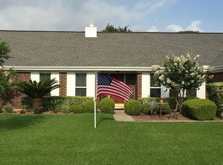 423 Desert Willow Dr, League City, TX 77573