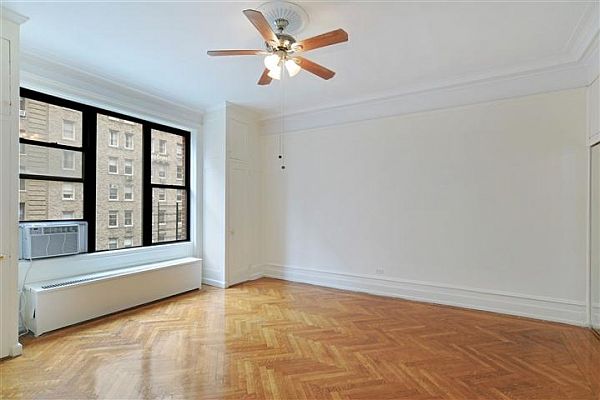 2nd image of 140 W 79th St APT 6B