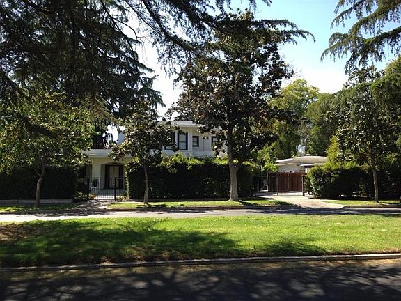 4th image of 2403 N Van Ness Blvd