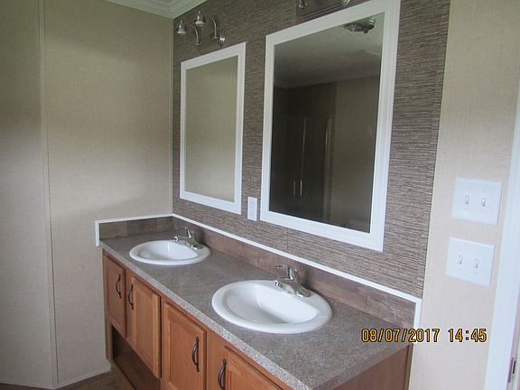 4th image of 307 Joan Dr
