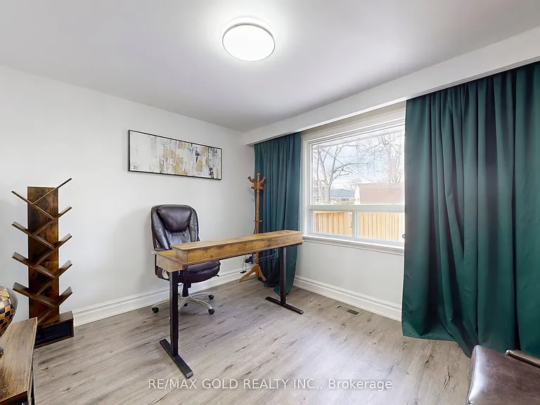 189 Kingsview Blvd — Photo 28