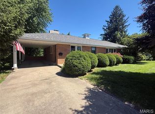 37 Holiday Dr, Hannibal, MO 63401