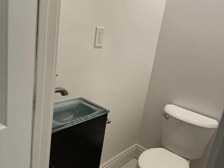 1316 N Laurel Ave #9 — Photo 17