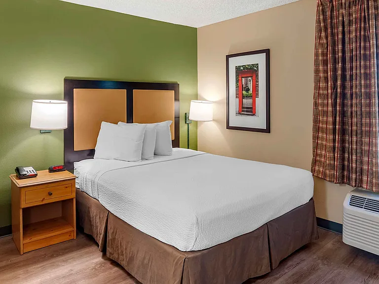 Studio Suite - 1 Queen Bed