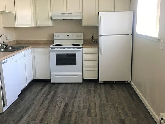 2nd image of 3600 S Lowell Blvd APT 204S