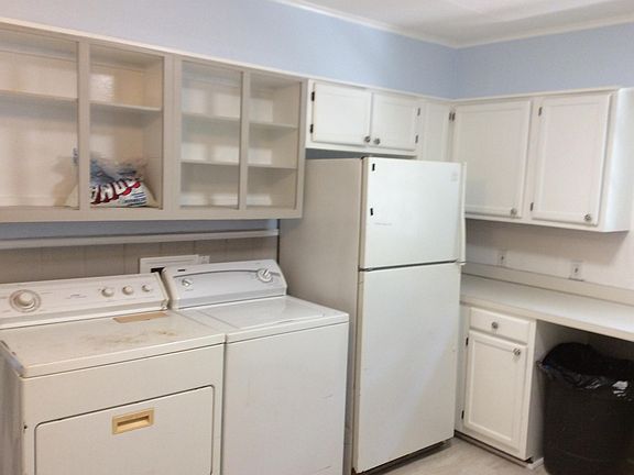 2nd image of 103 E Lister St
