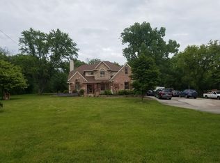 25713 N Diamond Lake Rd, Mundelein, IL 60060