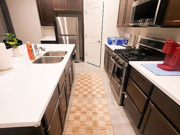 5th image of 1915 Berlanda Ln