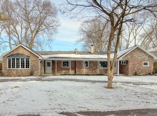 12935 Lake Point Pass, Van Buren Township, MI 48111