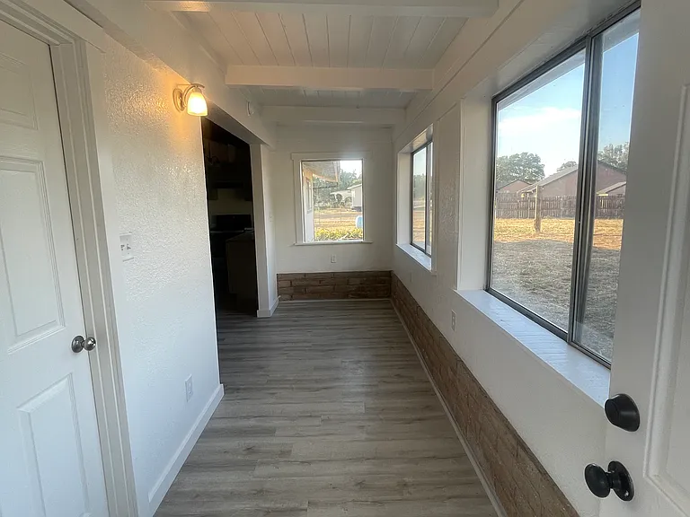10575 Leslye Ln — Photo 14