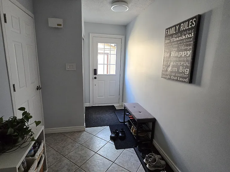 67 Janefield Ave #BASEMENT — Photo 12