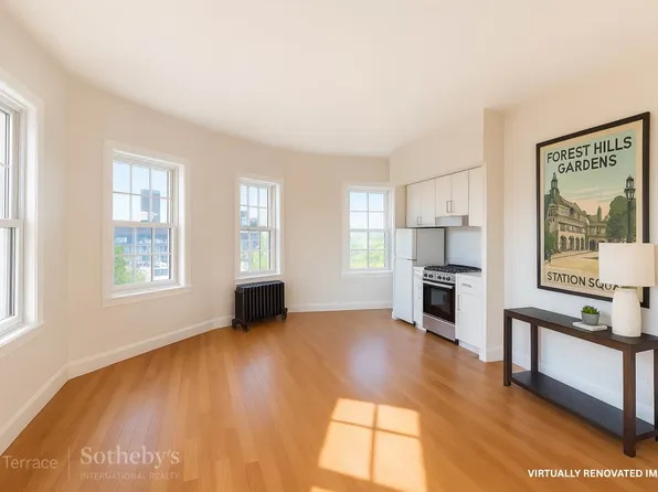 10 Station Square image 2 of 16