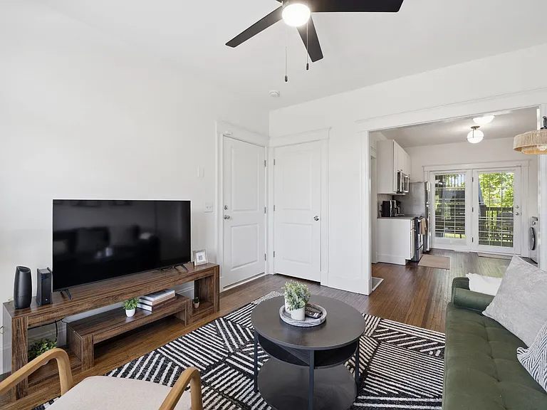 5744 Pershing Ave #1W — Photo 5