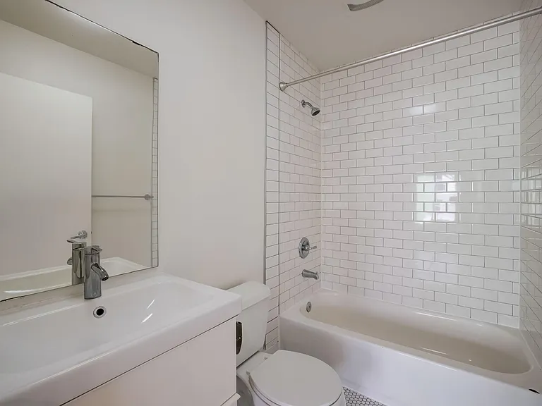 306 N Bonnie Brae St #1 — Photo 5