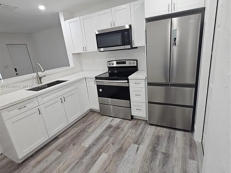 2030 Taylor St #2030 — Photo 16