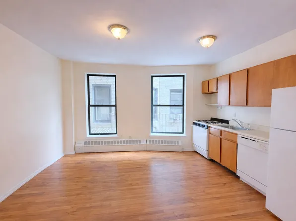 35 Central Park North image 1 of 8